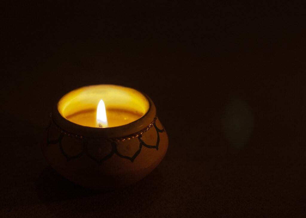 stocksnap candle 2560694